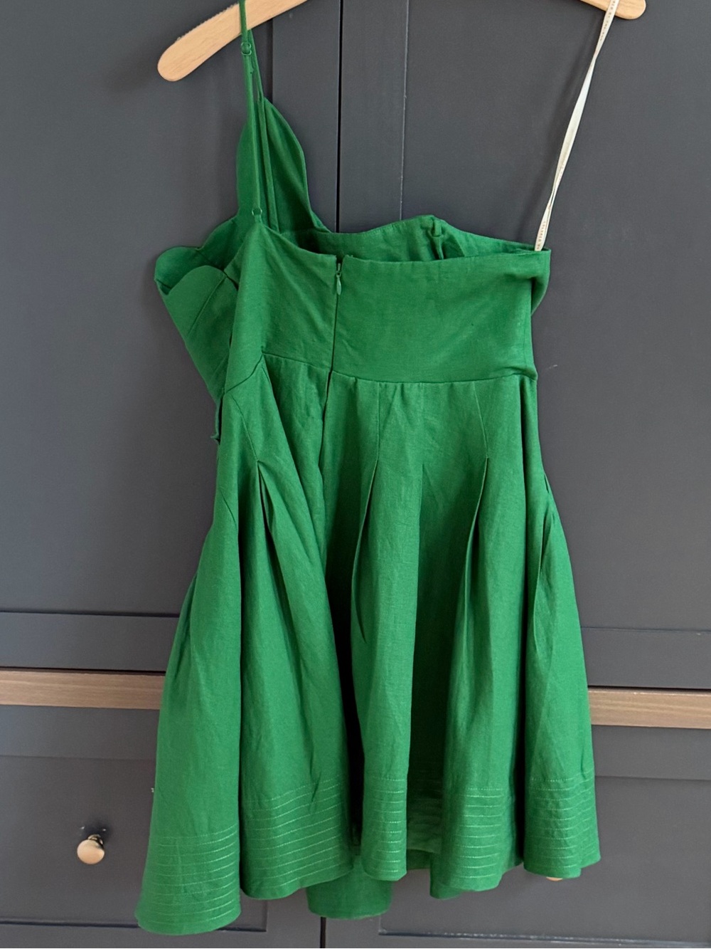 FARM Rio Green Lea One-Shoulder Pleated Linen-blend Mini Dress leaf bodice | S - Picture 5 of 10